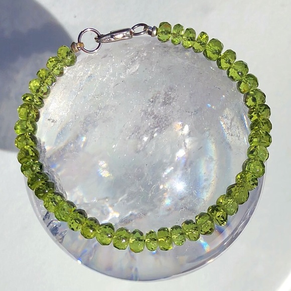 Genuine NEW Faceted Peridot Gemstone Bracelet! - Picture 5 of 8